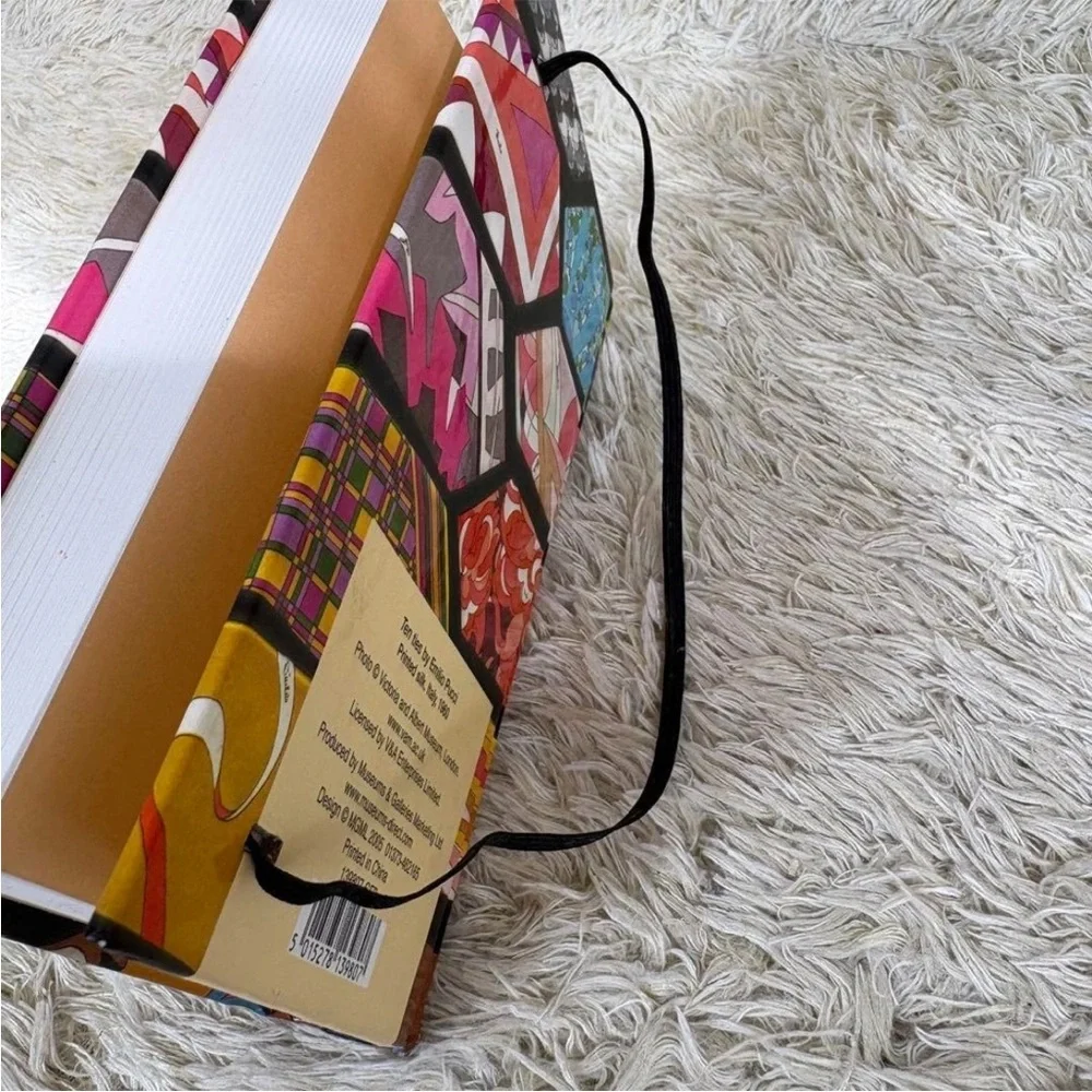 Emilio Pucci Vintage Notebook Tie Print Victoria &‎ Albert Museum Geometric